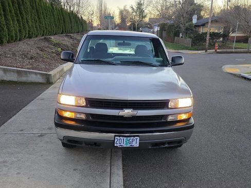 Used 2001 Chevrolet Silverado 1500 4x4 Regular Cab w/ Firm Ride Suspension Pkg image 2