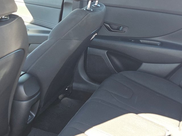 Used 2025 Hyundai Elantra SEL FWD image 17