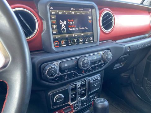 Certified 2022 Jeep Wrangler Unlimited Rubicon w/ Safety Group AWD/4WD image 23