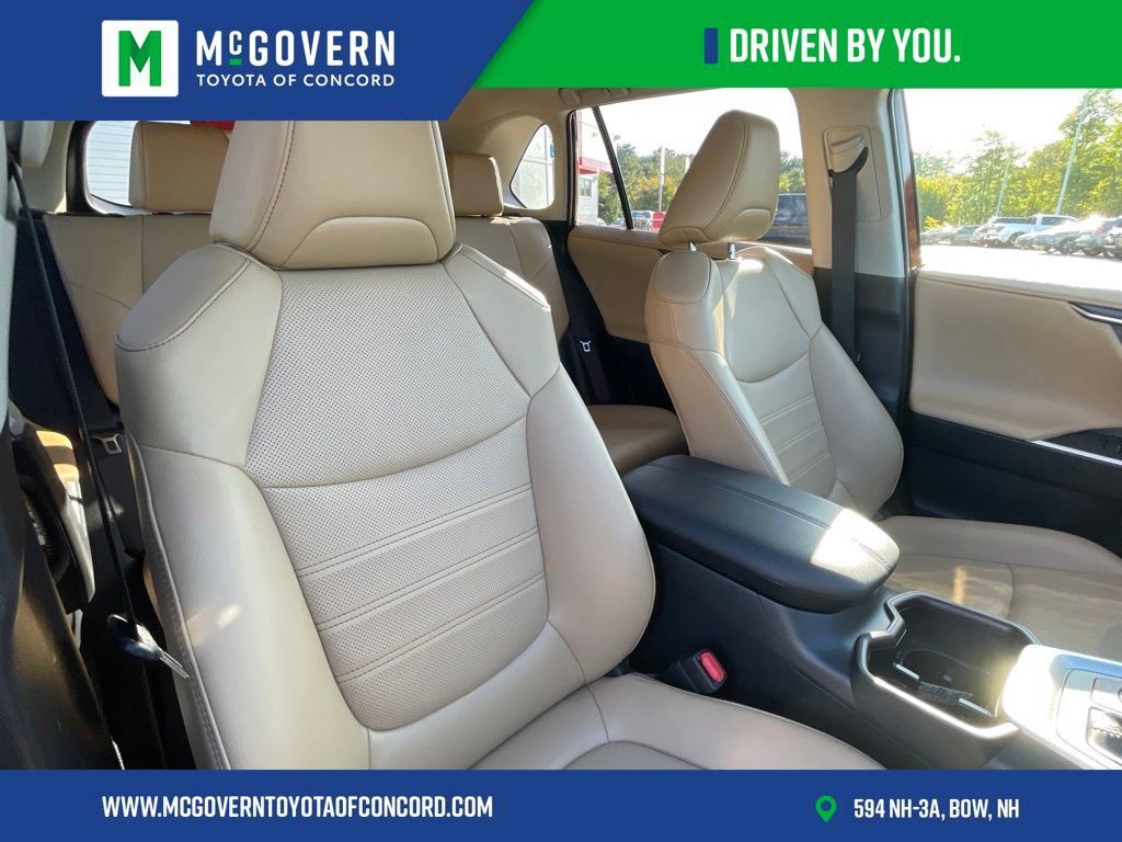 Used 2025 Toyota RAV4 Limited w/ Advanced Technology Package AWD/4WD image 34