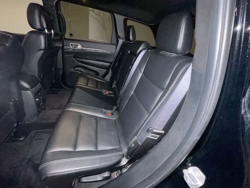 Used 2017 Jeep Grand Cherokee Limited image 23
