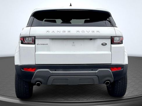 Used 2018 Land Rover Range Rover Evoque SE image 4