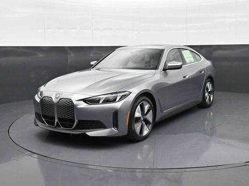 New 2026 BMW i4 eDrive40 w/ Premium Package RWD image 1