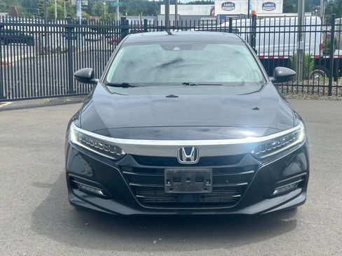 Used 2020 Honda Accord Touring image 2