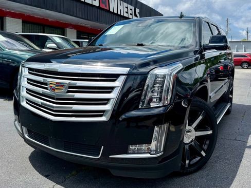 Used 2016 Cadillac Escalade Platinum AWD/4WD image 1