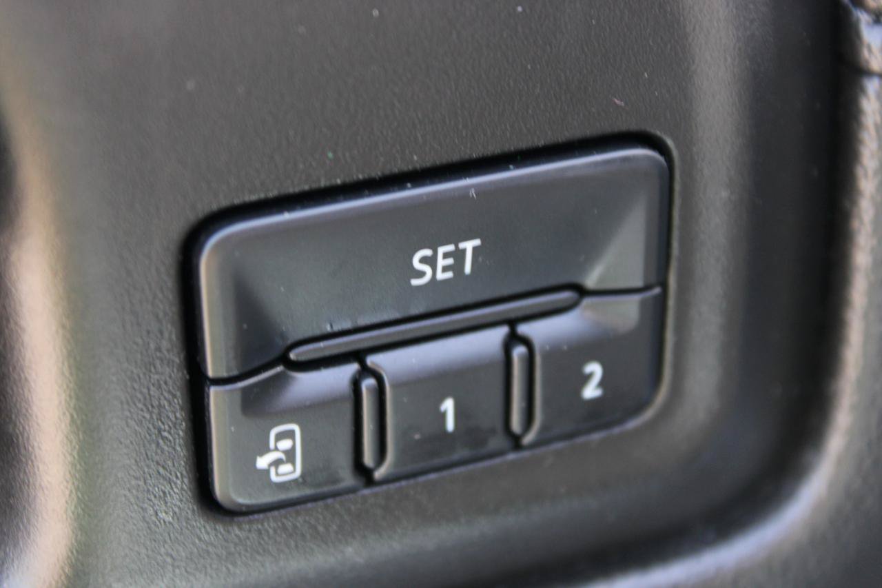 Used 2021 GMC Sierra 1500 SLT w/ SLT Convenience Package AWD/4WD image 18