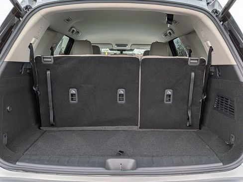 Used 2025 Nissan Pathfinder SL w/ Lighting Package (N92) image 19