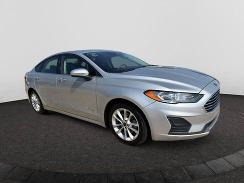 Used 2019 Ford Fusion SE FWD image 3