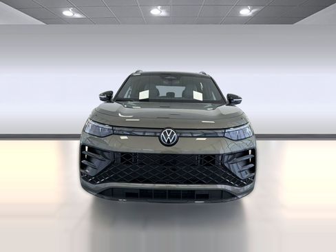 New 2026 Volkswagen Tiguan SE R-Line FWD image 6