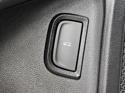 Used 2025 Chevrolet Blazer EV RS AWD/4WD image 31