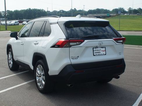 Used 2025 Toyota RAV4 XLE Premium w/ Weather Package AWD/4WD image 16