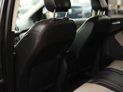 Used 2019 Ford Escape SEL AWD/4WD image 34