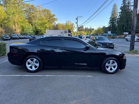 Used 2014 Dodge Charger SE w/ Connectivity Group RWD image 4