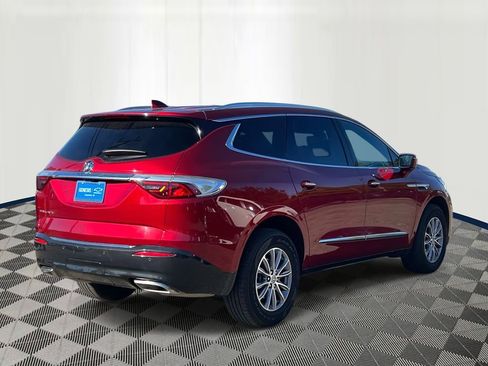 Used 2024 Buick Enclave Premium image 4