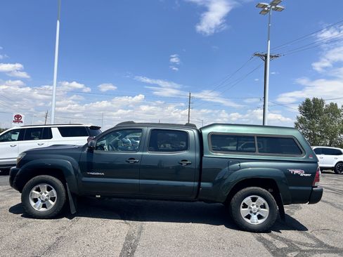 Used 2011 Toyota Tacoma 4x4 Double Cab w/ TRD Sport Pkg w/JBL Audio image 2