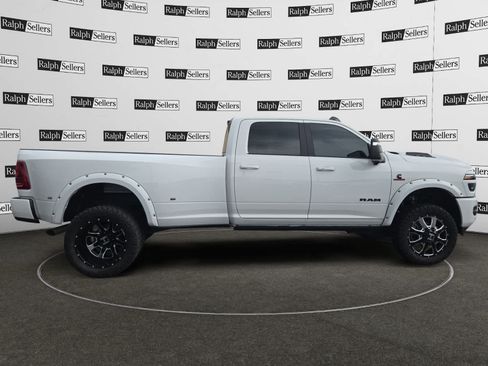 Used 2026 RAM 3500 Laramie AWD/4WD image 7