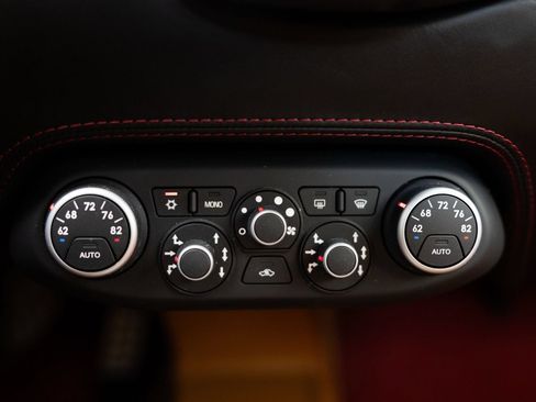 Used 2011 Ferrari 458 Italia Coupe RWD image 42