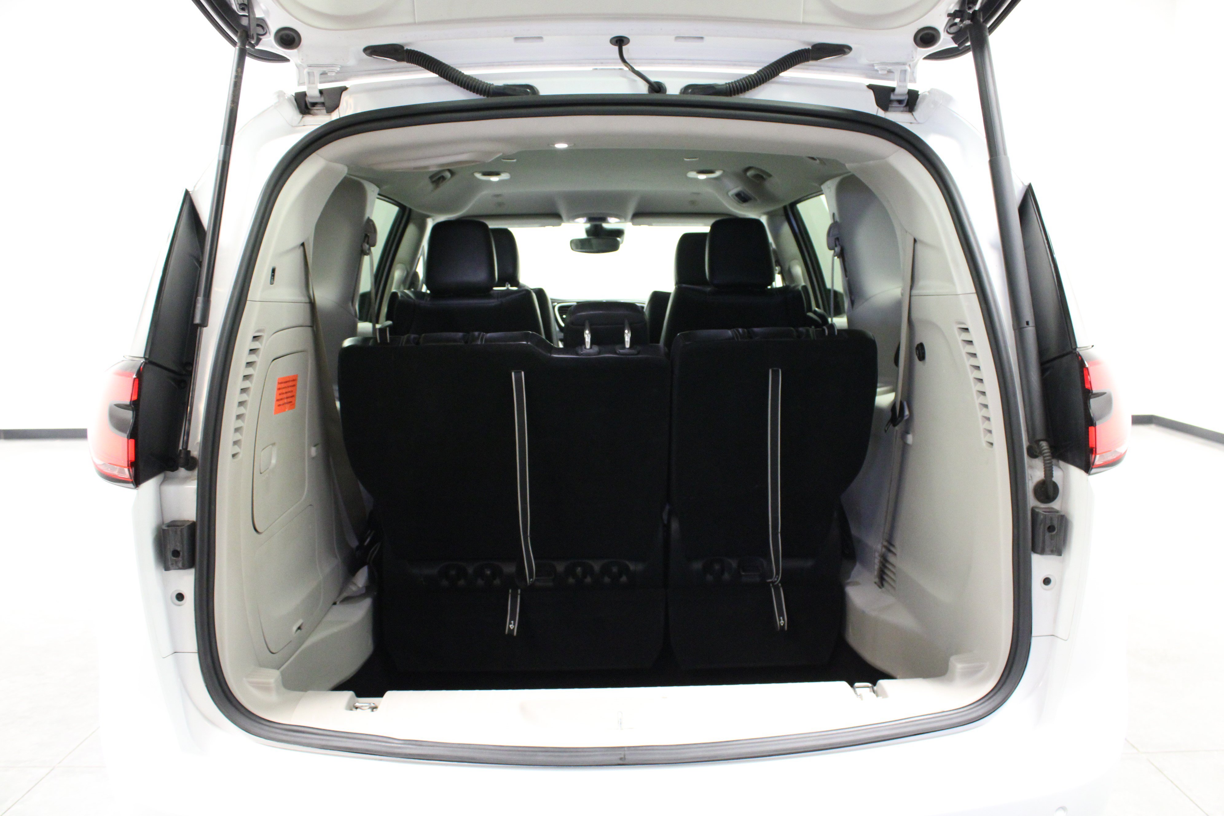 Used 2024 Chrysler Pacifica Limited FWD image 15