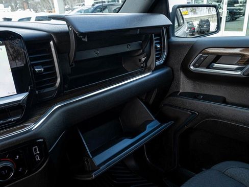 Used 2024 Chevrolet Silverado 1500 LT image 19