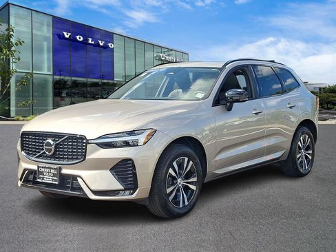 Certified 2024 Volvo XC60 B5 Core image 3