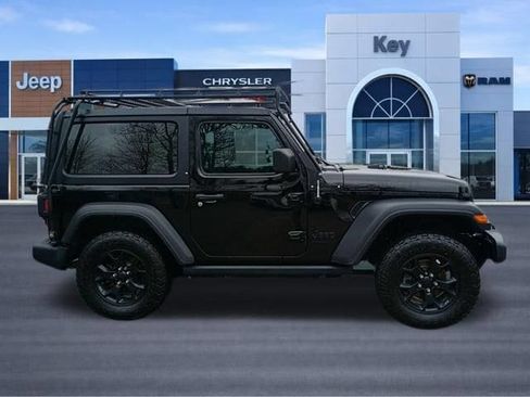 Used 2022 Jeep Wrangler Sport AWD/4WD image 7