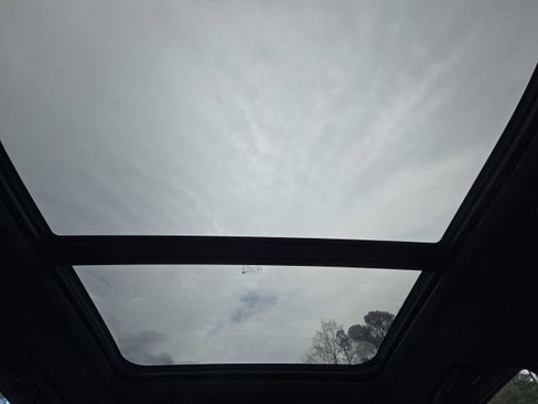 Used 2021 Chevrolet Tahoe Premier w/ Premium Package image 43