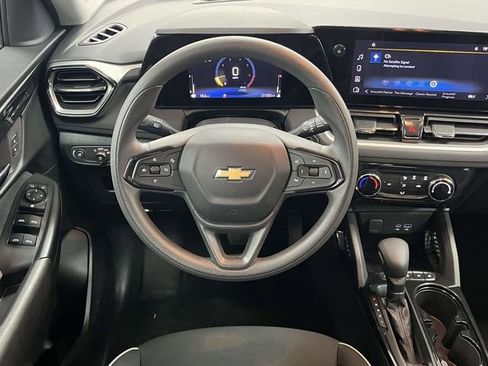 Used 2025 Chevrolet TrailBlazer LT FWD image 21