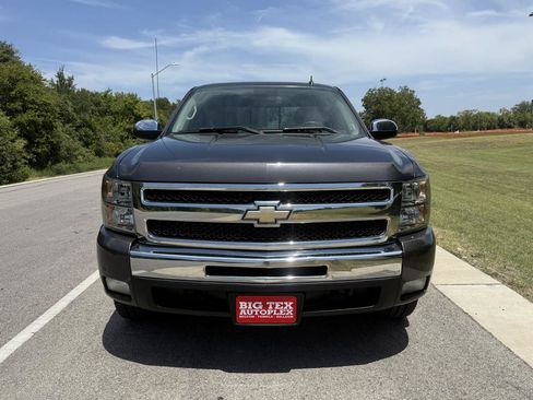 Used 2011 Chevrolet Silverado 1500 LT w/ Texas Edition RWD image 3