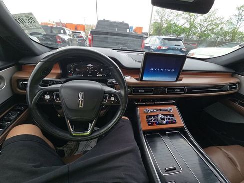 Used 2020 Lincoln Aviator Reserve w/ Equipment Group 202A image 11