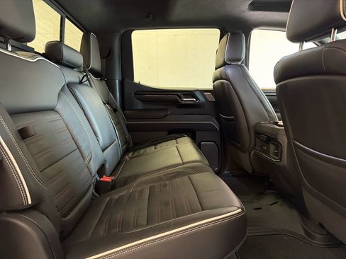 Used 2023 GMC Sierra 1500 AT4X image 32