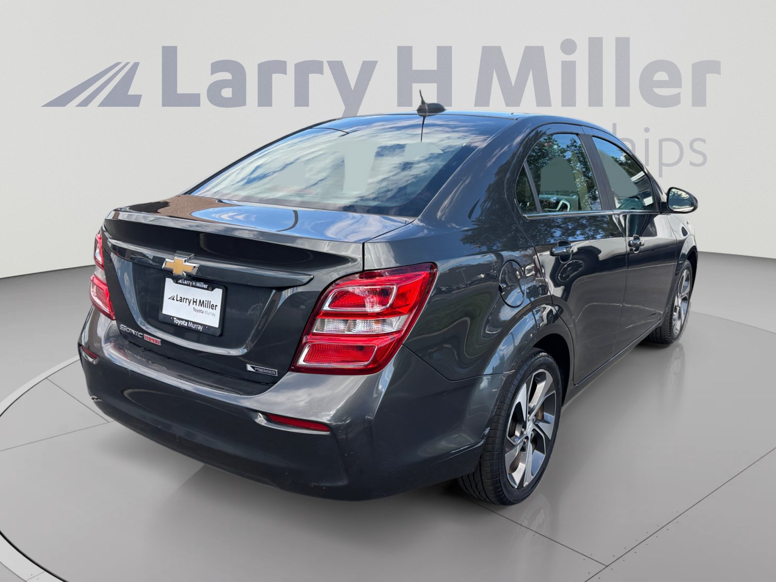 Used 2017 Chevrolet Sonic Premier FWD image 5