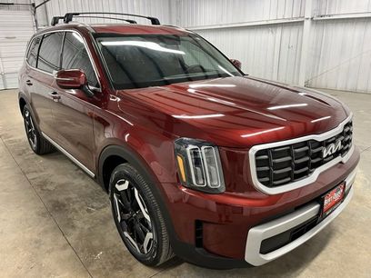 Used 2024 Kia Telluride S w/ S Sunroof Package