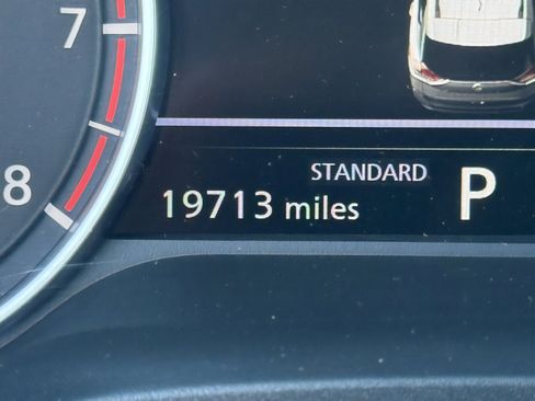 Used 2023 Nissan Rogue SV image 31