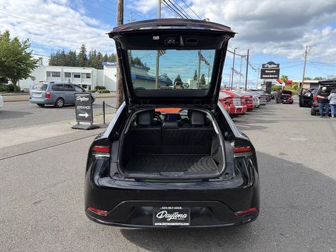 Used 2023 Toyota Prius XLE AWD/4WD image 8
