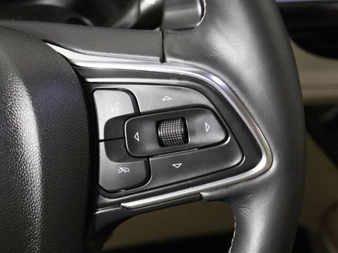 Used 2022 Buick Envision Essence w/ Safety Package image 31