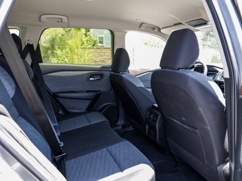 Used 2023 Nissan Rogue SV FWD image 21