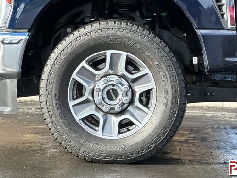 Used 2024 Ford F350 Lariat image 36