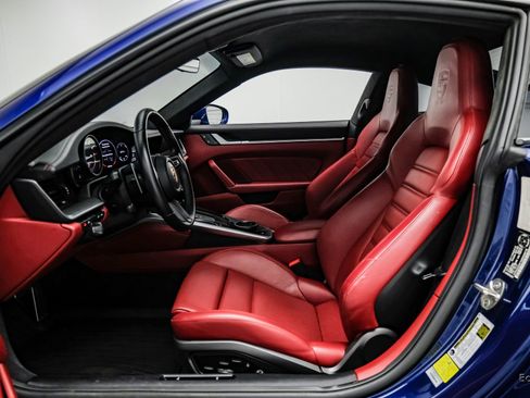 Used 2021 Porsche 911 Turbo image 42