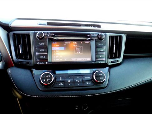 Used 2017 Toyota RAV4 XLE image 16