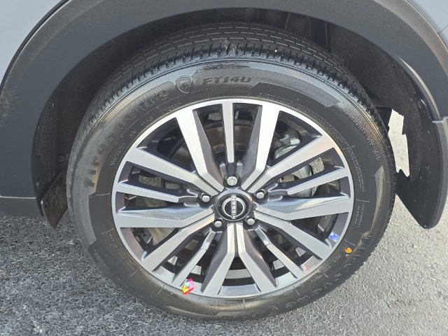 Certified 2024 Nissan Kicks SV w/ Interior Electronics Package FWD image 12