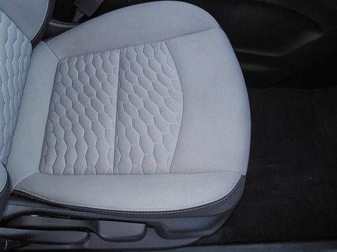 Certified 2021 Chevrolet Equinox LS FWD image 18