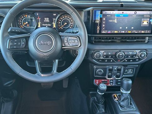 Certified 2025 Jeep Gladiator Rubicon w/ Safety Group image 15