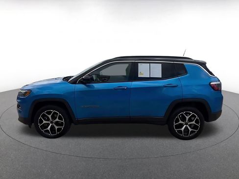 Used 2025 Jeep Compass Limited AWD/4WD image 10