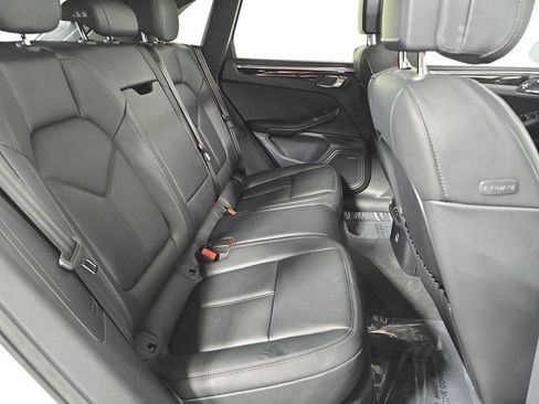 Certified 2026 Porsche Macan AWD/4WD image 26