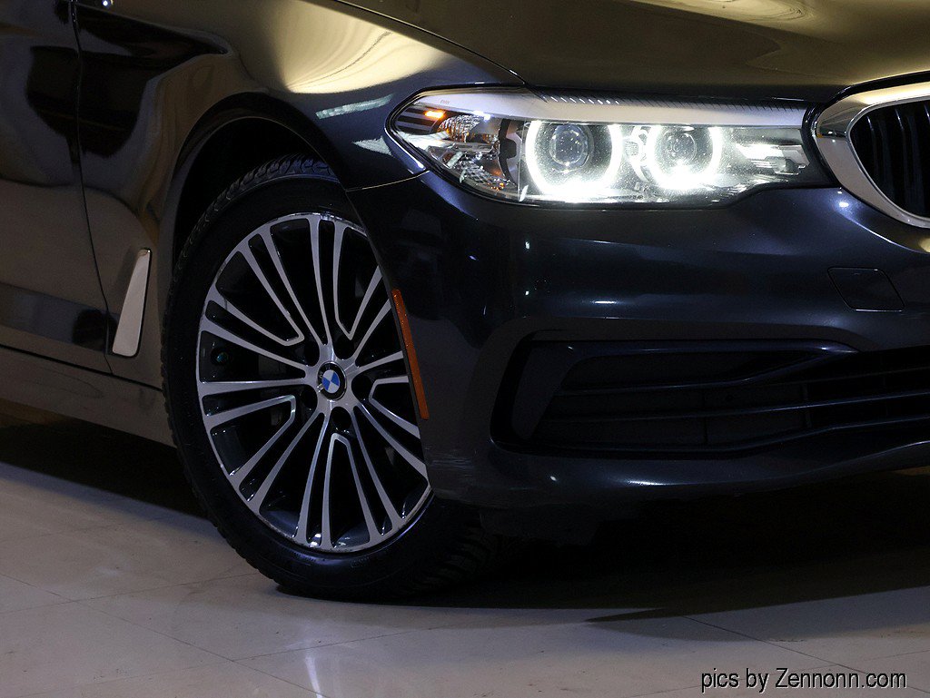 Certified 2019 BMW 530i xDrive w/ Convenience Package AWD/4WD image 3