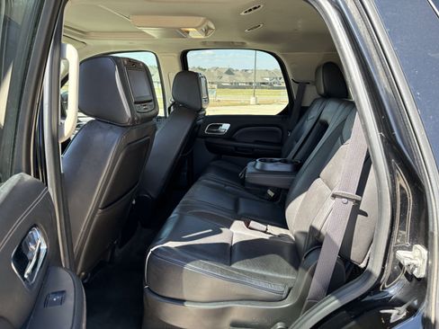 Used 2013 Cadillac Escalade Platinum image 10