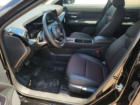 New 2025 Nissan Kicks SR w/ Illumination Package image 18