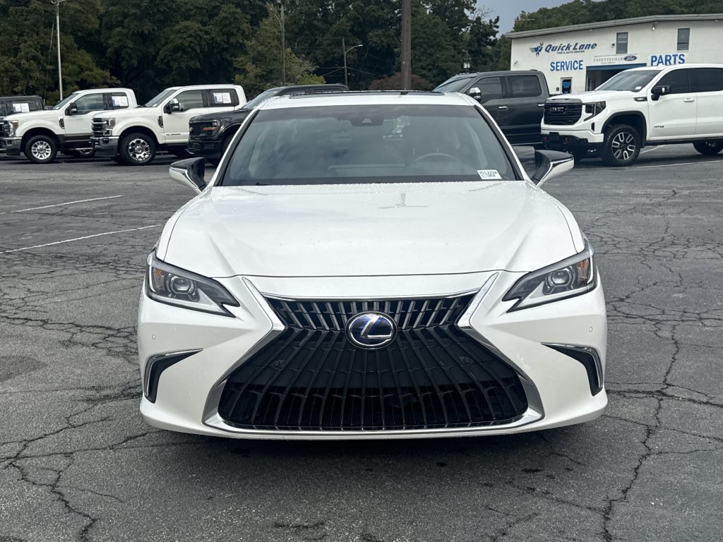 Used 2022 Lexus ES 300h w/ Premium Package FWD image 2