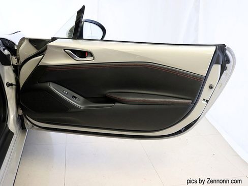 Used 2023 MAZDA MX-5 Miata Grand Touring w/ Weather Package image 25