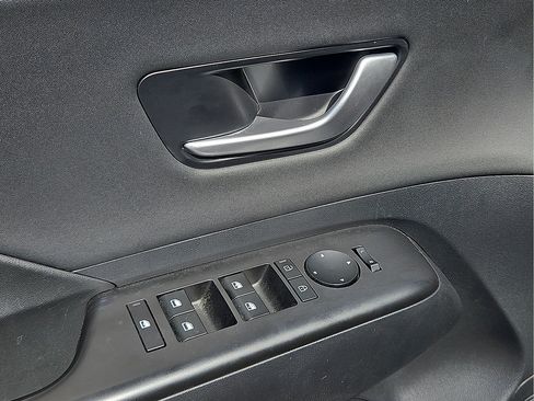 Used 2024 Hyundai Kona Limited AWD/4WD image 12